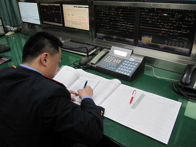 心疼《琉璃》司凤饰演者成毅 戏里戏外都是背锅侠-panda sports(图3) 熊猫体育