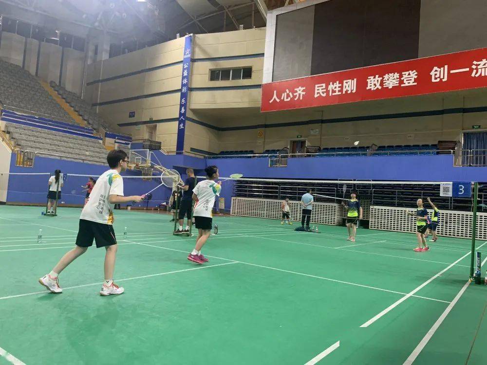 “熊猫体育”
谁是小“羽王”？江阴市小学生羽毛球角逐效果宣布(图6)